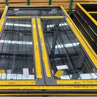 Prozor s aluminijskim ostakljenjem