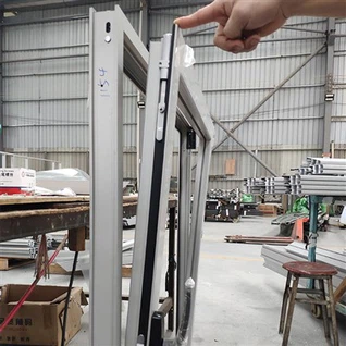 Nagnite i okrenite prozore